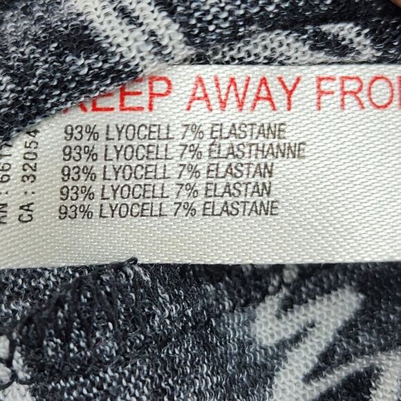 Free People Printed Top Lyocell/Elastane Blend Black/White Script Size XS - Picture 4 of 6